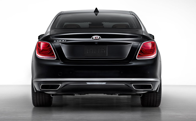 Illustration for article titled For the few hundred people that care: the 2019 Kia K900 starts at $59,900